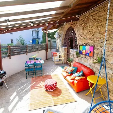 Stone With A Terrace Vakantiehuis