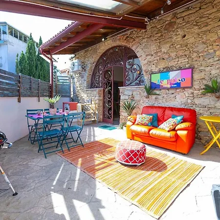 Vakantiehuis Stone With A Terrace