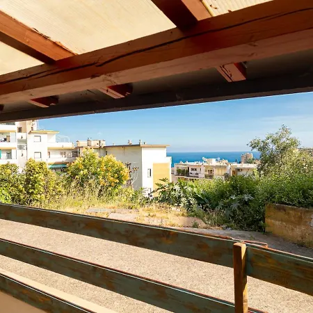 Vakantiehuis Stone With A Terrace