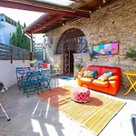 Дом отдыха Stone With A Terrace